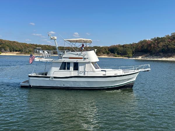 2002 Mainship 390 Trawler
