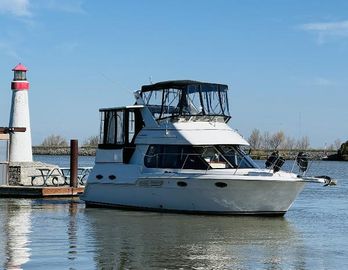 1999 Carver 326 Aft Cabin Motor Yacht