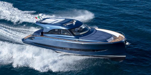 Solaris Power 48 Lobster 2024 Solaris Power 48' Lobster yacht cruising on the ocean.