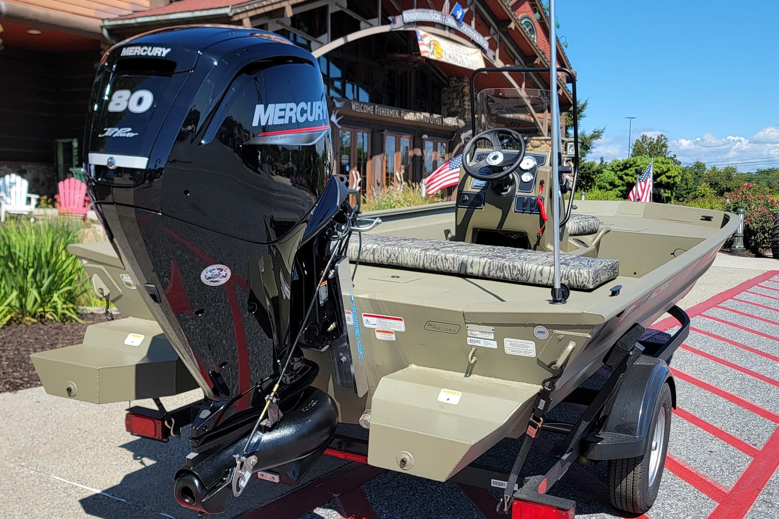 2026 Tracker Grizzly 1860 CC