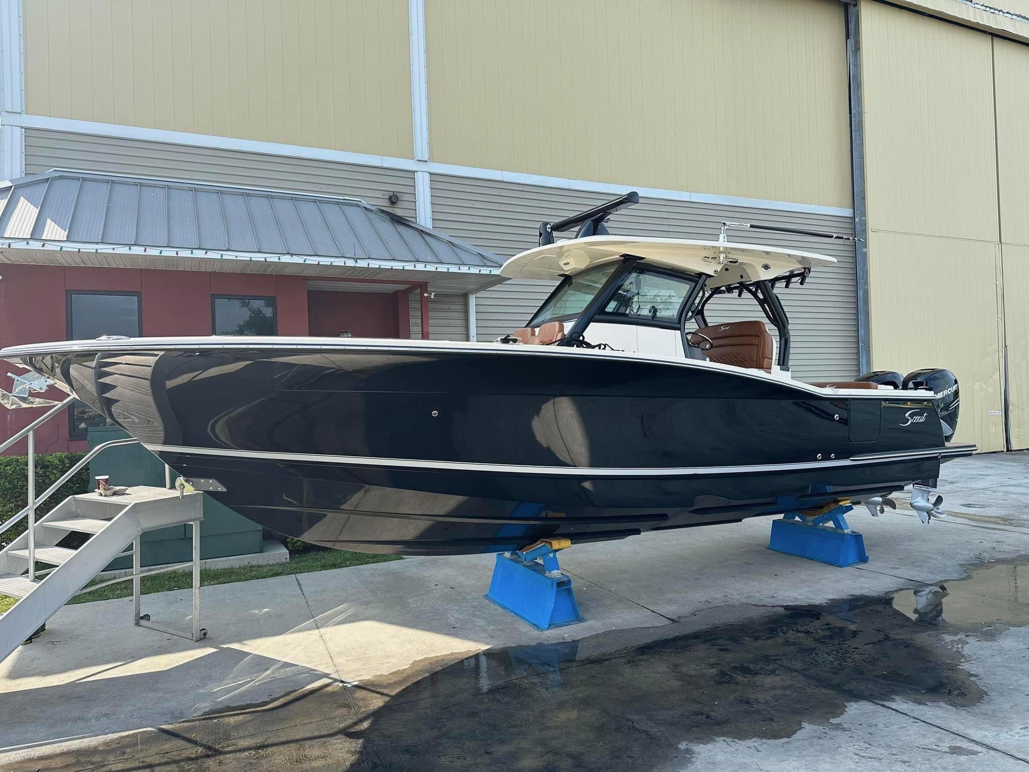 2021 Scout 330 LXF