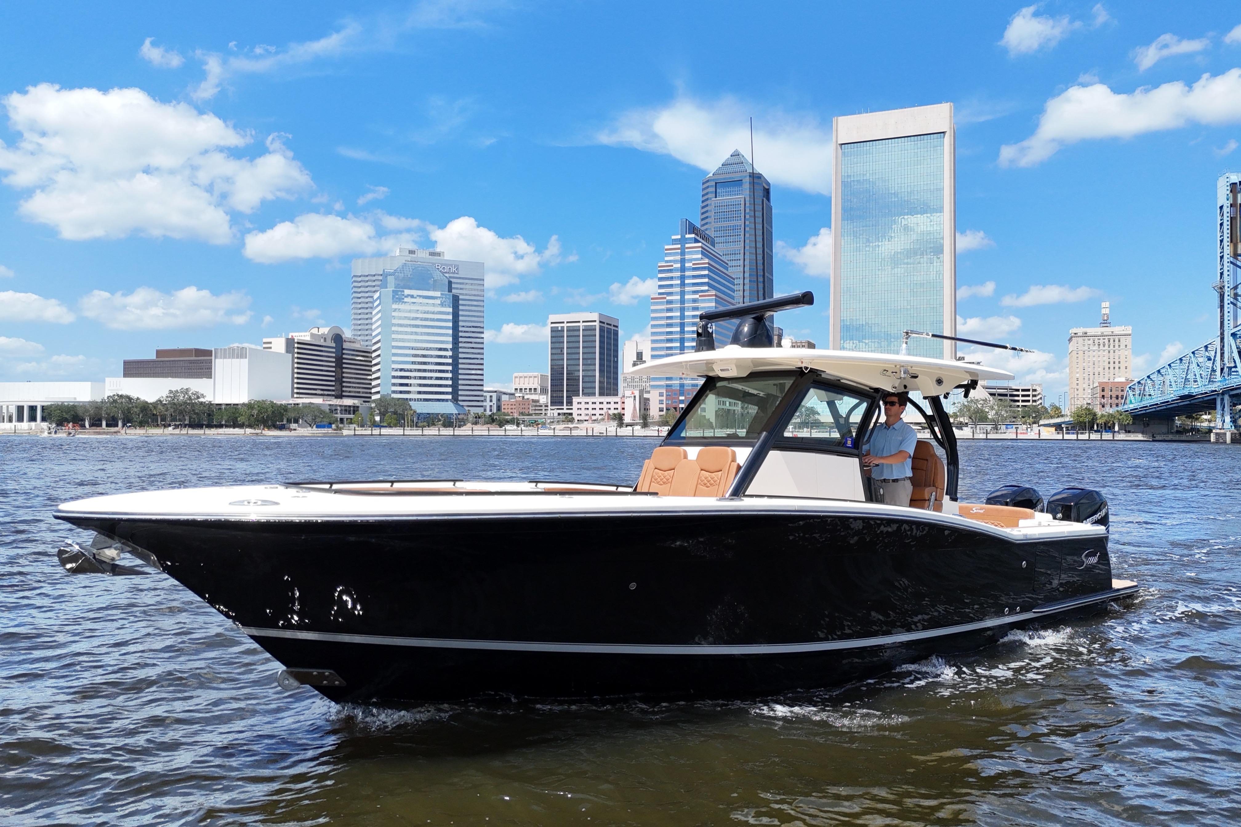 2021 Scout 330 LXF