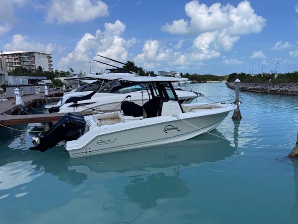 2024 Boston Whaler 250 Outrage