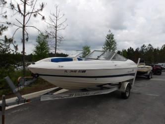 Mariah SK-10 2004 Mariah SK-10 boat on trailer in outdoor setting.