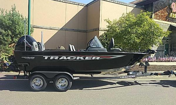 2025 Tracker Pro Guide V-175 Combo