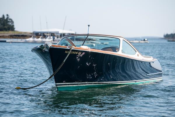 Hinckley Talaria 29 Runabout