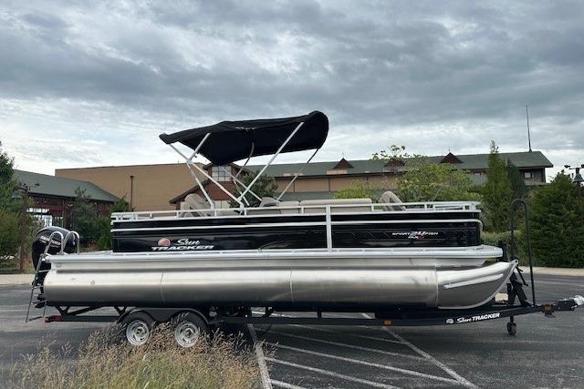 2025 Sun Tracker Sportfish 24 XP3