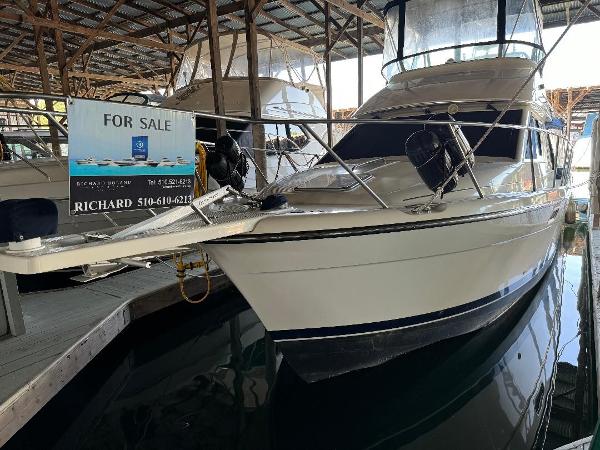 Bayliner 3388 Command Bridge Motoryacht