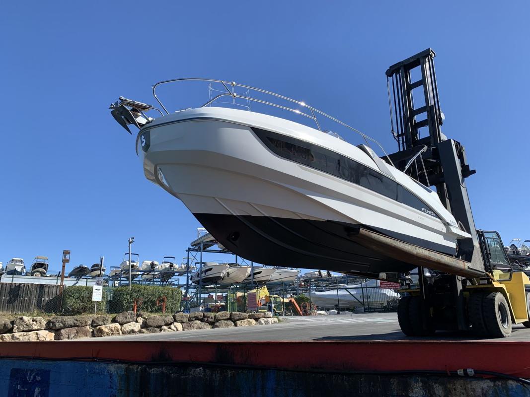 2016 Beneteau Flyer 8.8 Sundeck