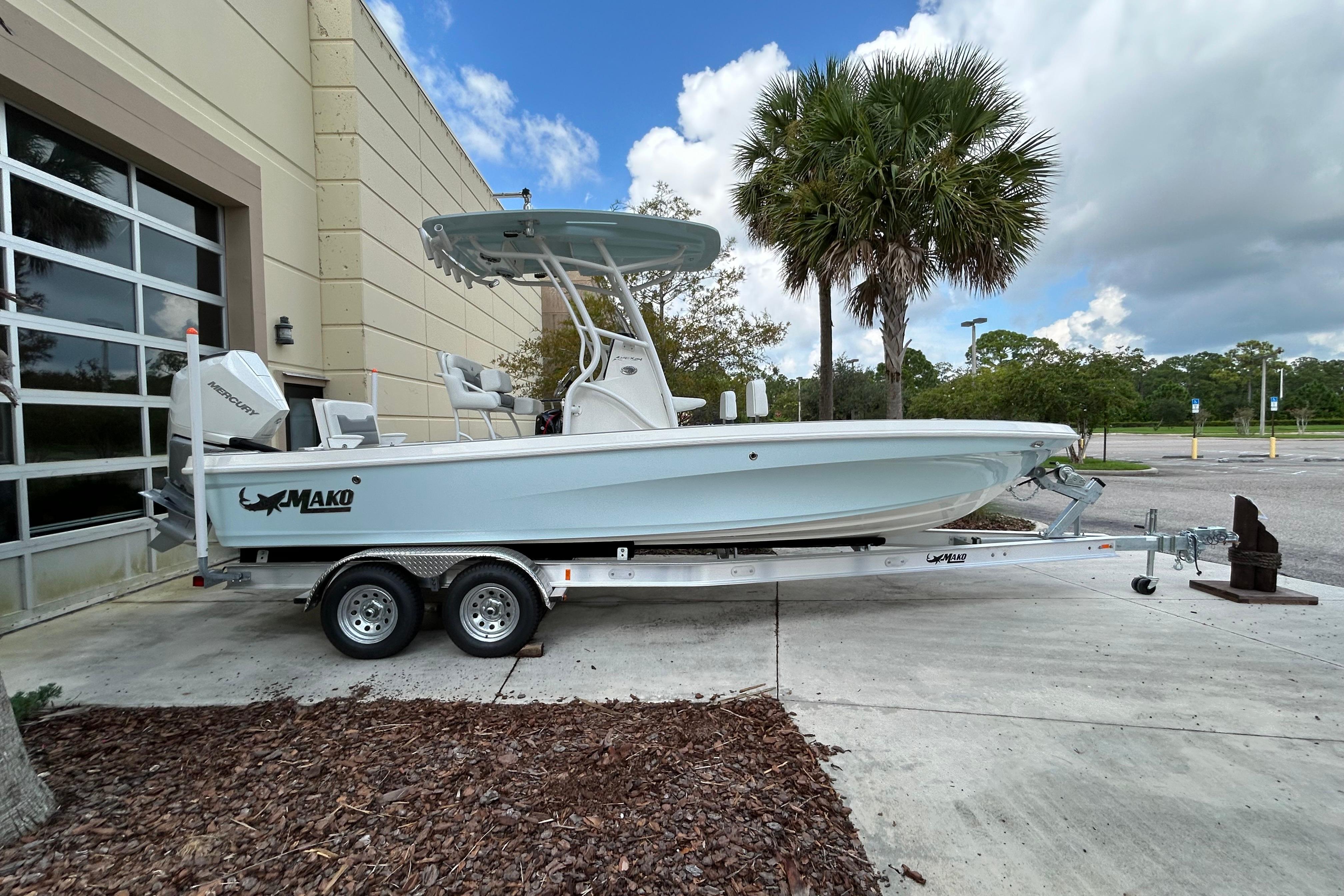 2025 Mako 24 APEX