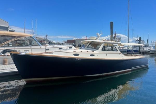 2003 Hinckley EP (Extended Pilothouse) Picnic Boat