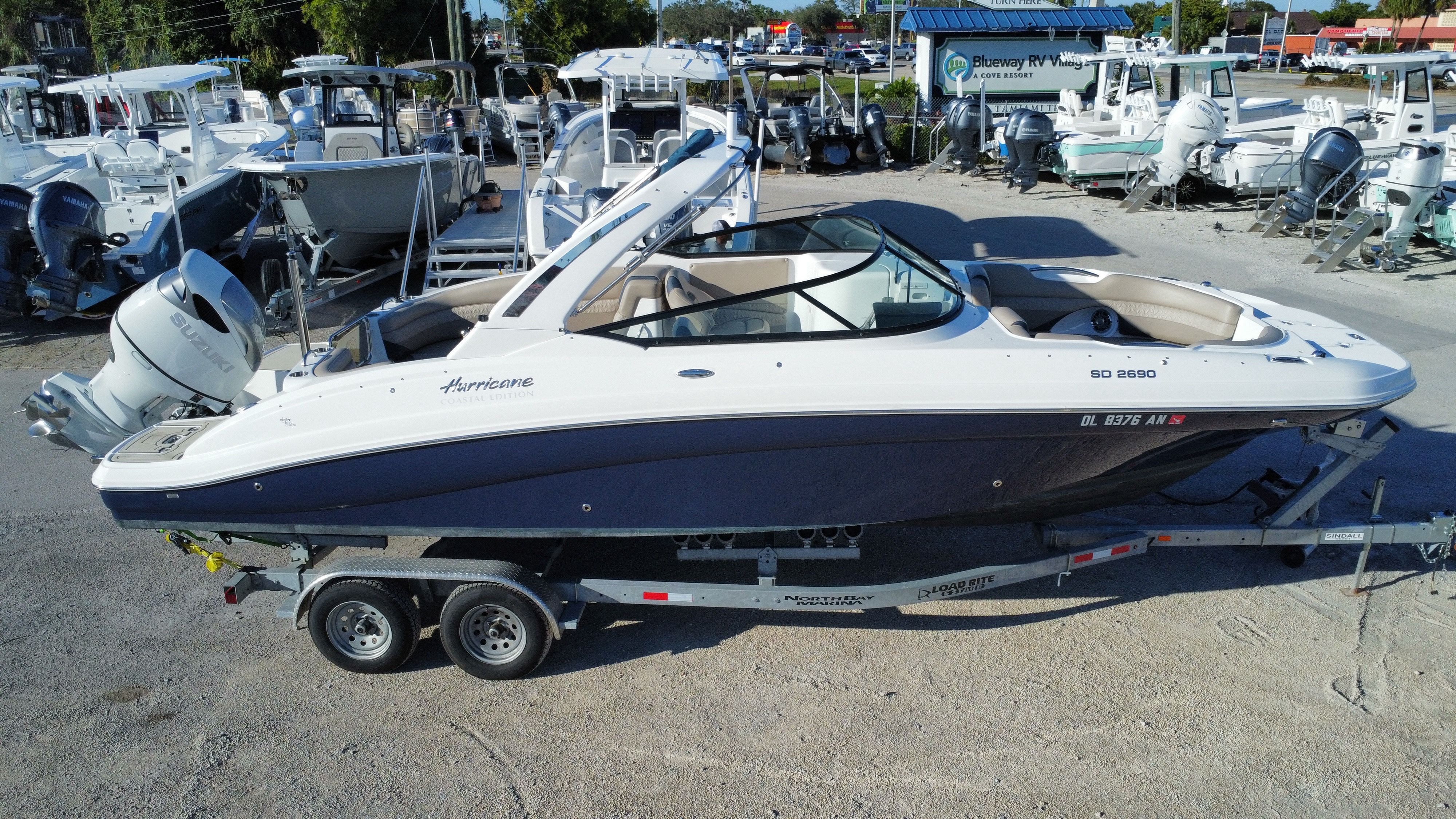 2022 Hurricane SunDeck 2690 OB