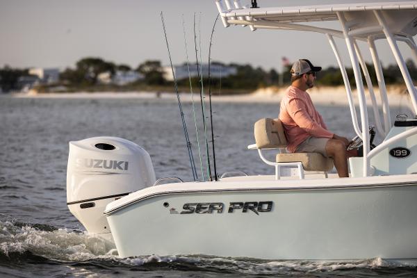 2025 Sea Pro 202 Center Console