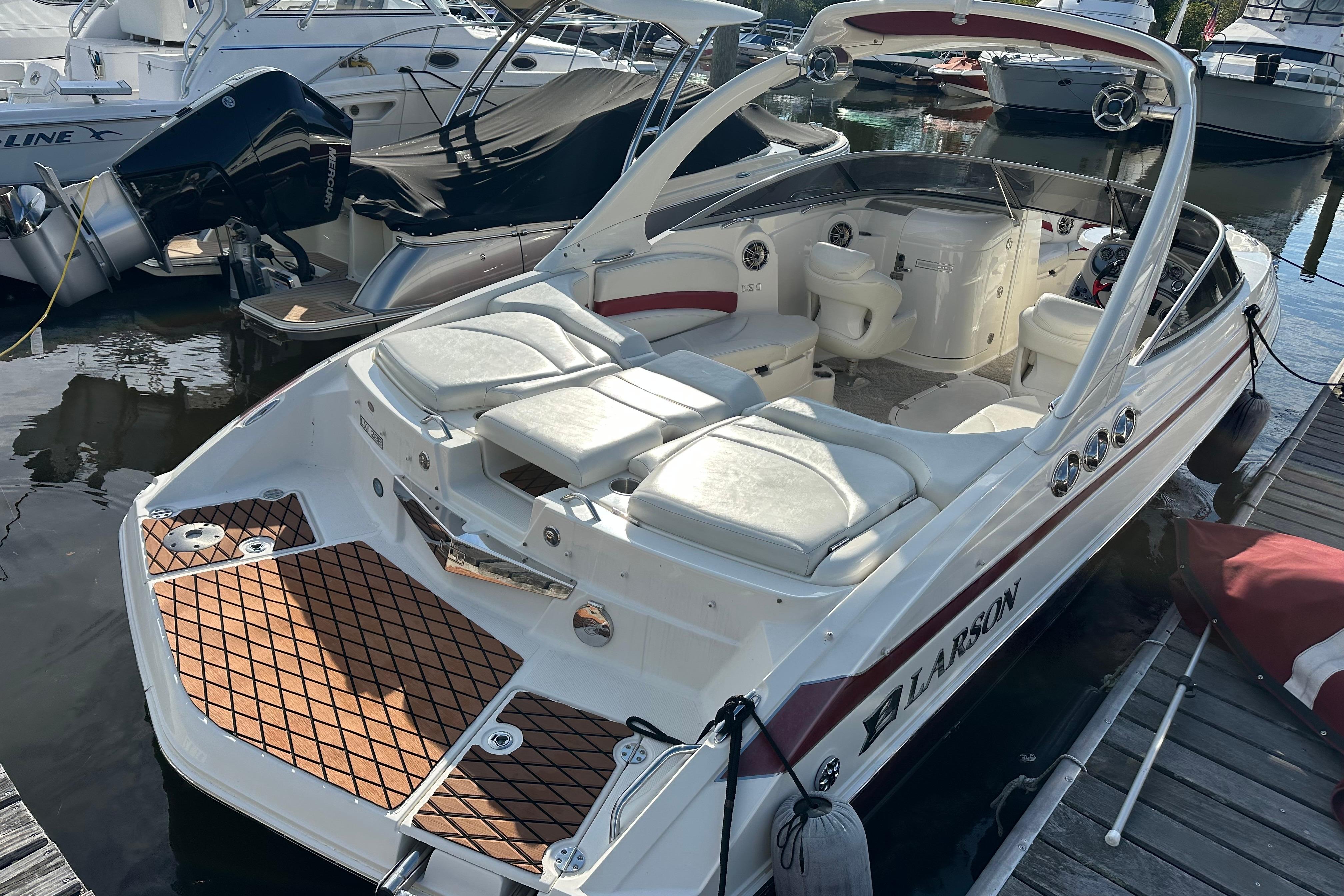 2008 Larson LXi 288