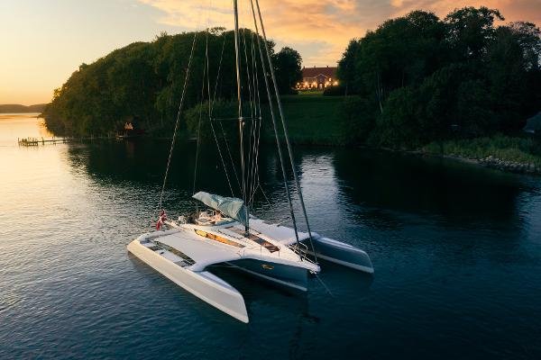 2025 Dragonfly 40