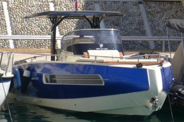 Invictus 280TT Invictus 280TT