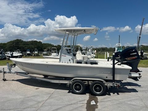 2020 Pathfinder 2200 TRS