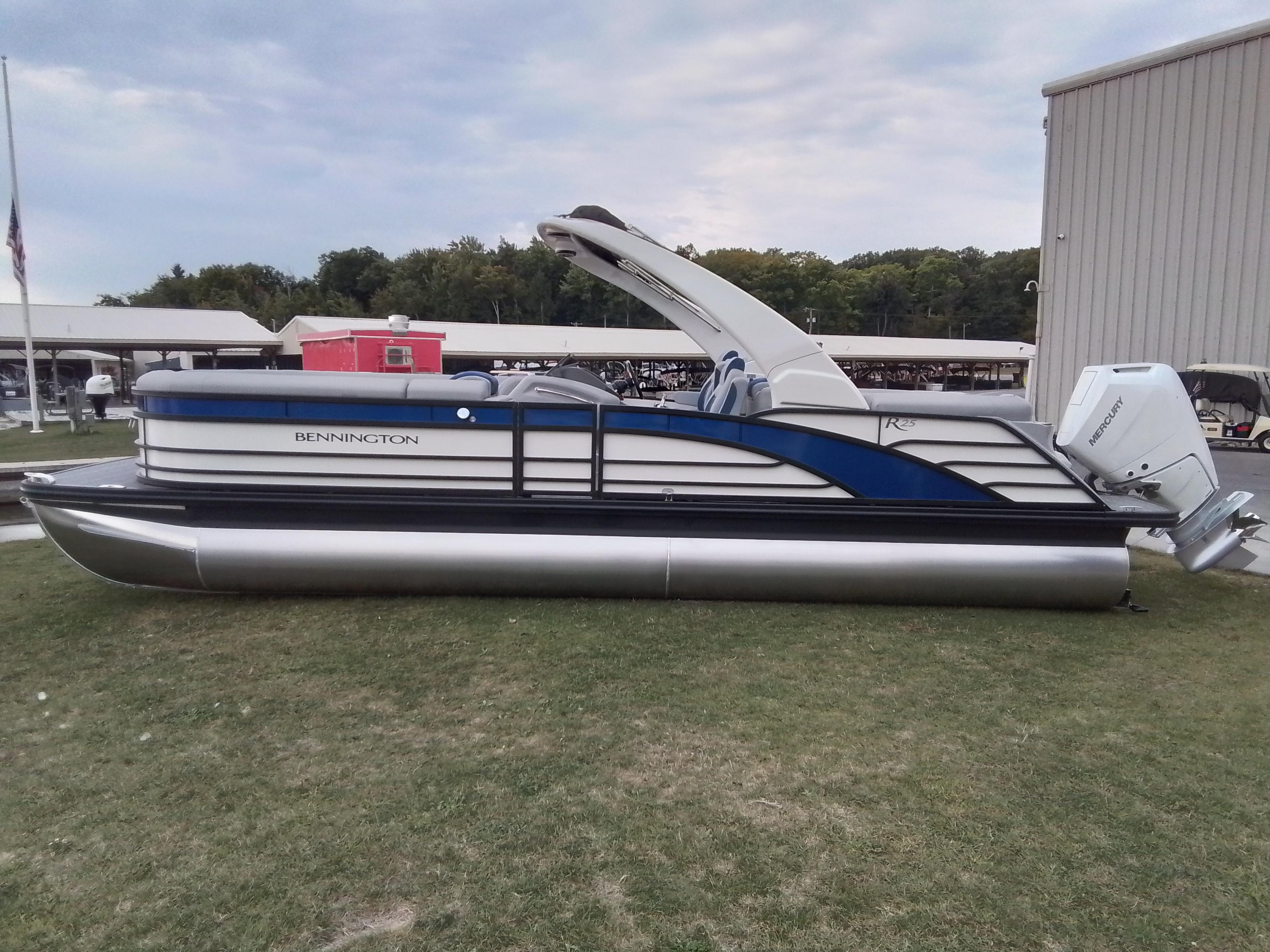 2025 Bennington Marine LLC 25RFBASR