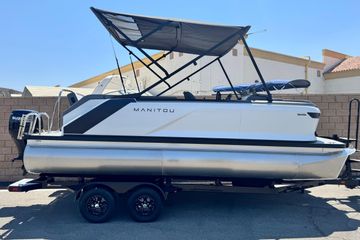 2025 Manitou Cruise 20