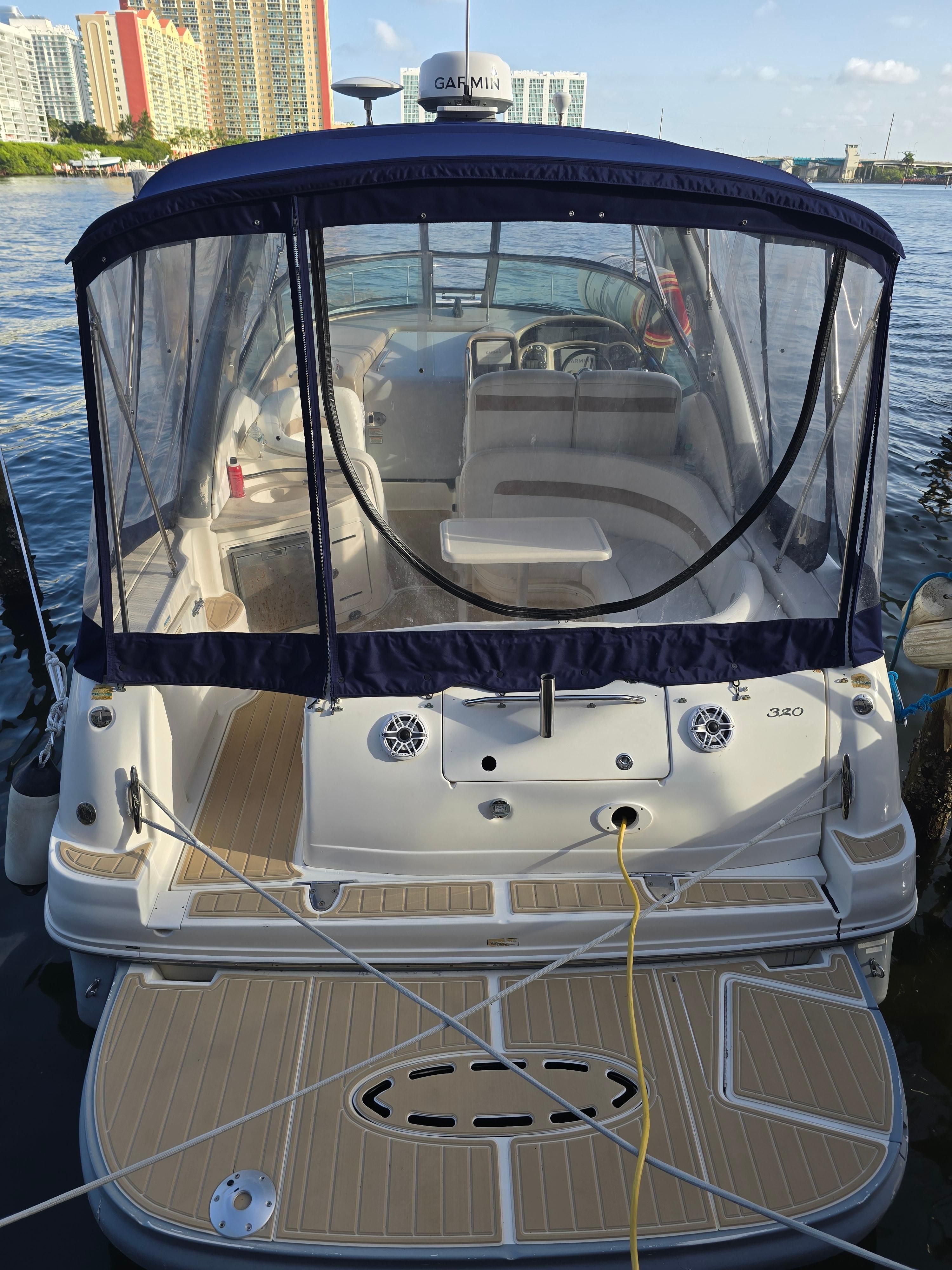2005 Sea Ray 320 Sundancer