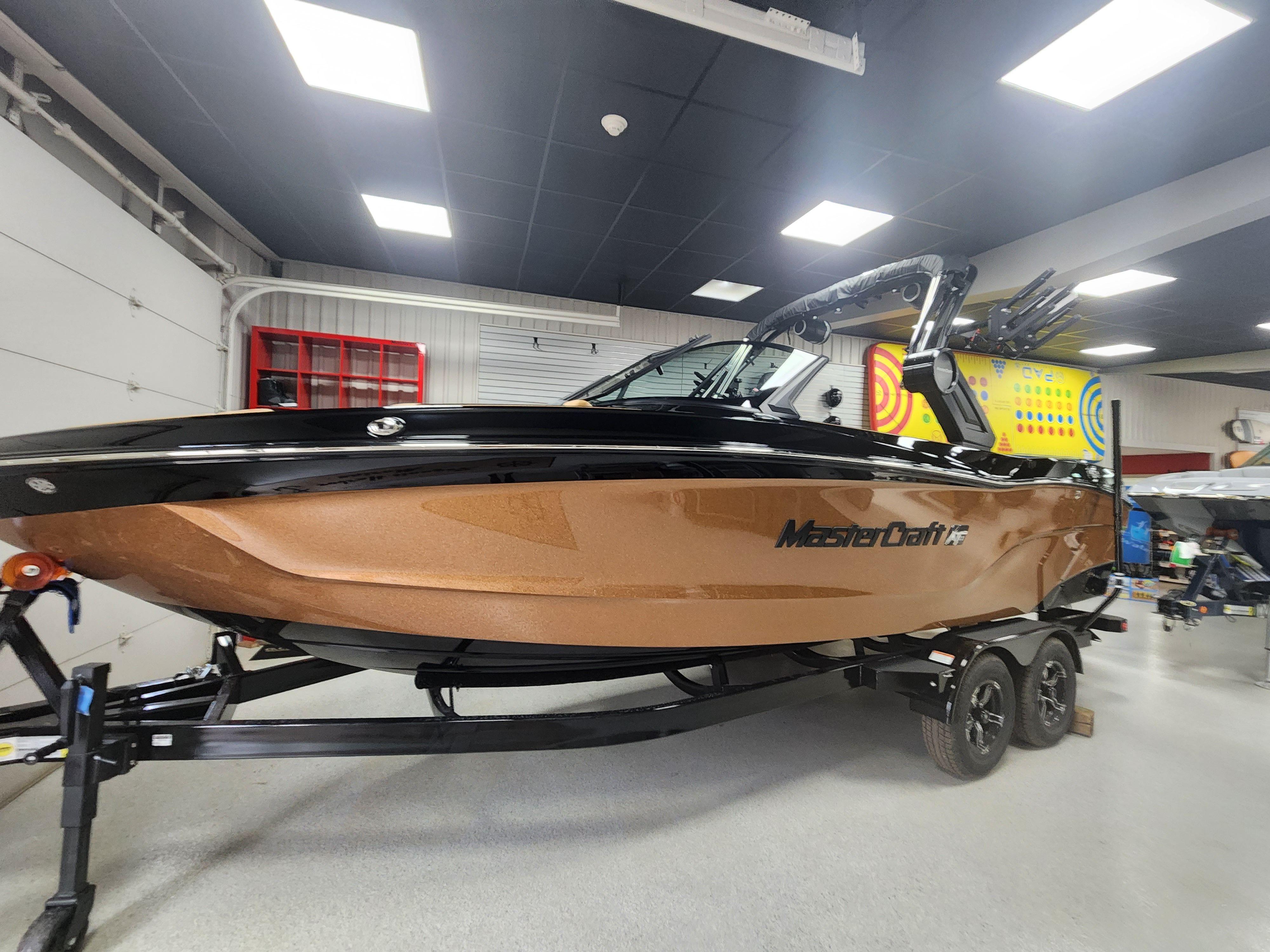 MasterCraft XT23 Image 1