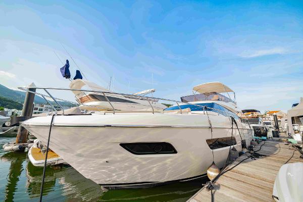 2019 Ferretti Yachts 550