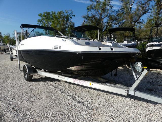 2021 Hurricane SunDeck 187 OB