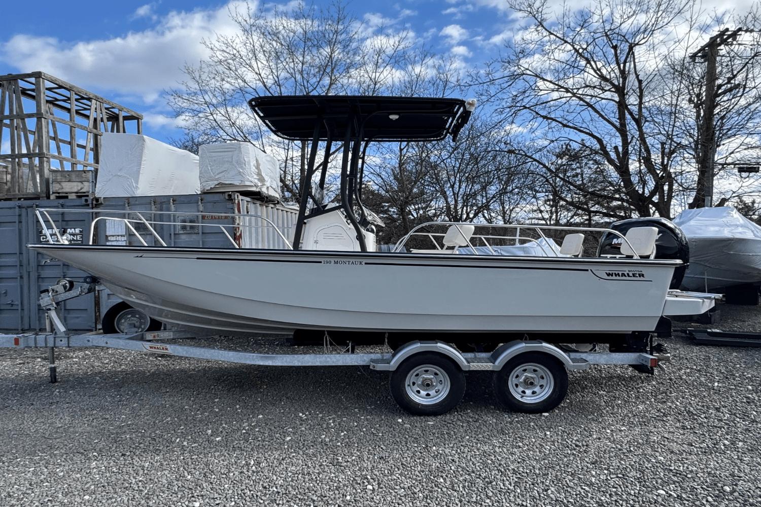 2025 Boston Whaler 190 Montauk