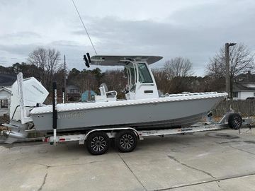 2025 Everglades 253 Center Console