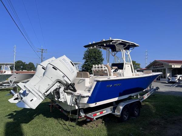 2023 Sea Born LX24 Center Console