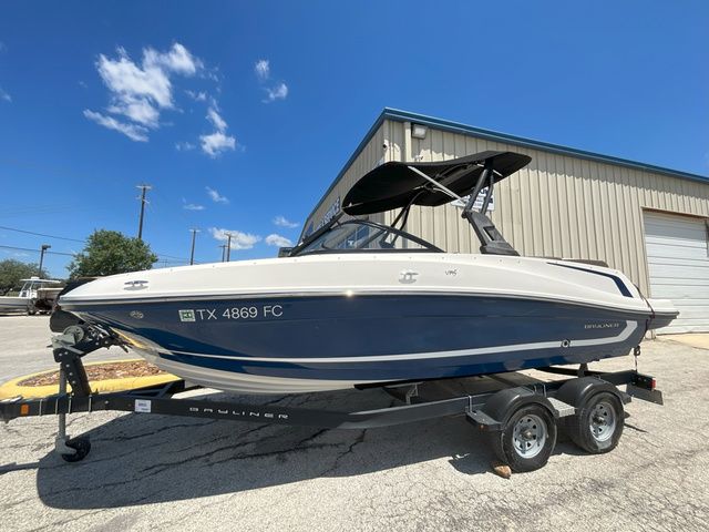 2019 Bayliner VR5 BR