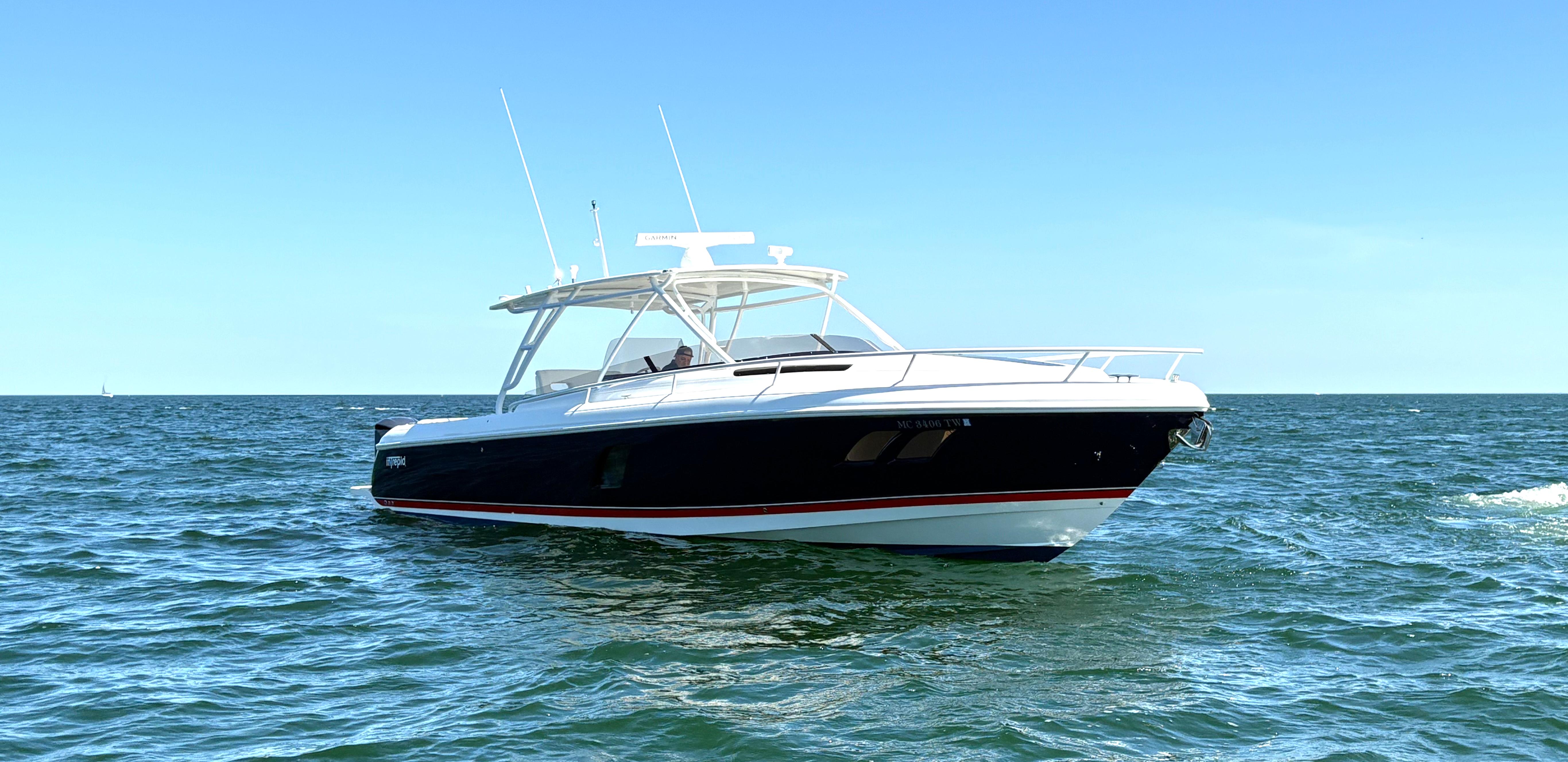 2012 Intrepid 400 Cuddy