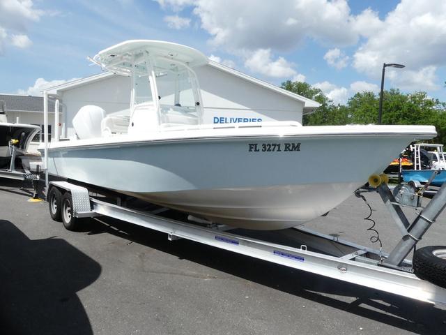 Everglades 243 Center Console