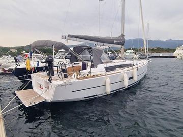 2021 Dufour 360