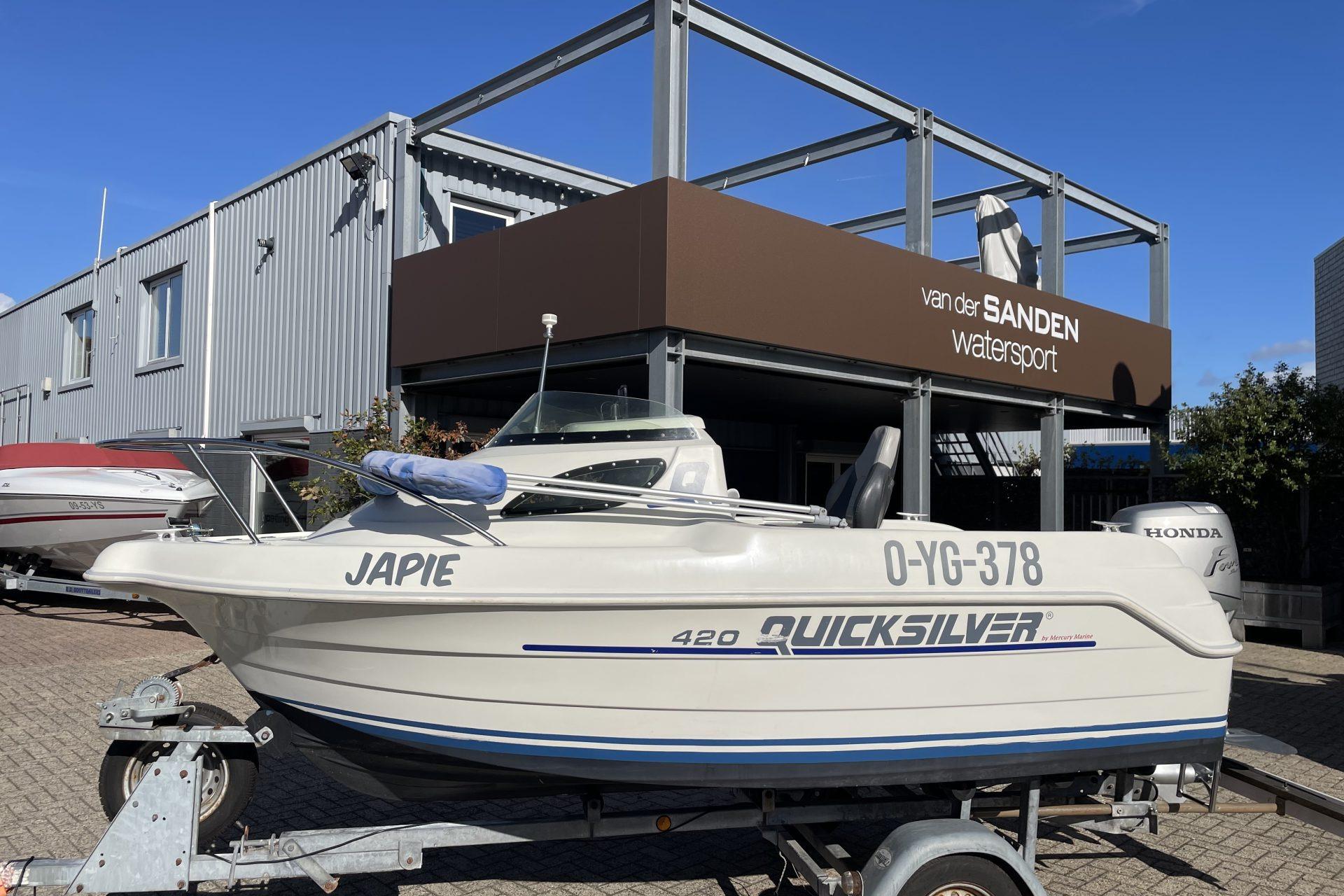 1998 Quicksilver 420 Cabin