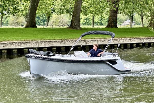 Corsiva 600 Tender