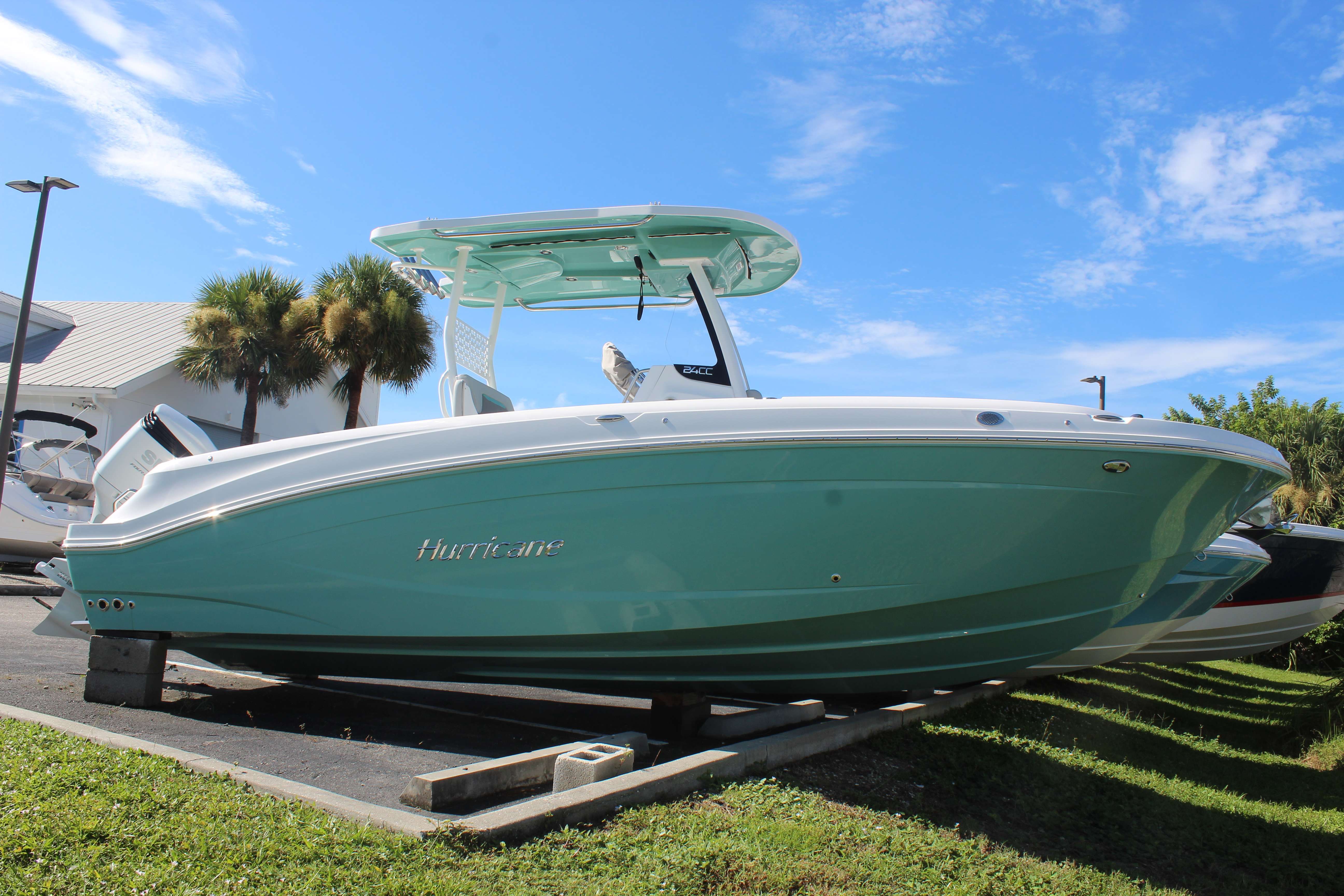 2025 Hurricane 24 CC