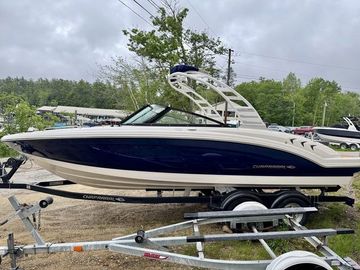2025 Chaparral 23 SSi
