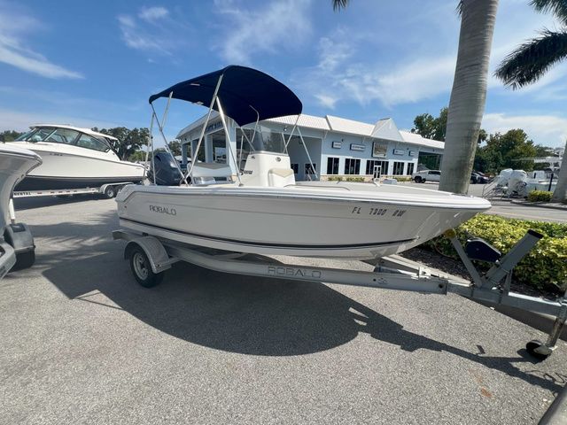 Robalo R16