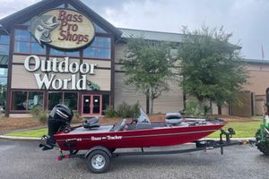 Tracker Bass Tracker Classic XL 2026 Tracker Bass Tracker Classic XL boat outside Bass Pro Shops Outdoor World.