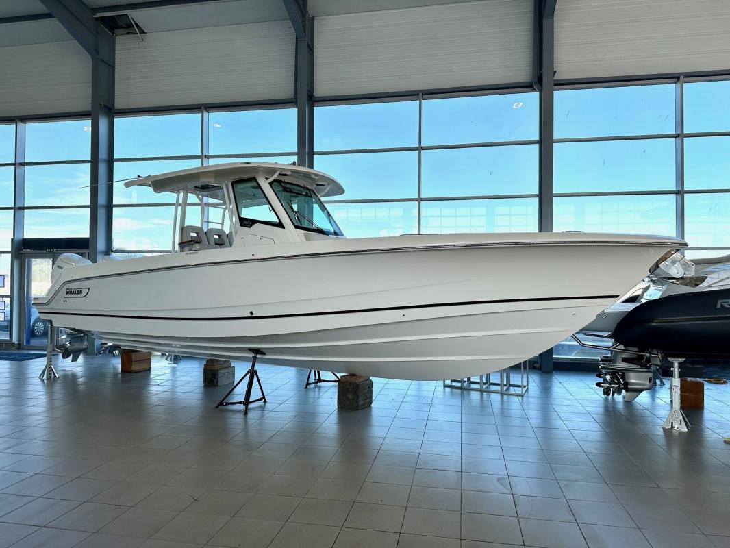 2023 Boston Whaler 360 Outrage