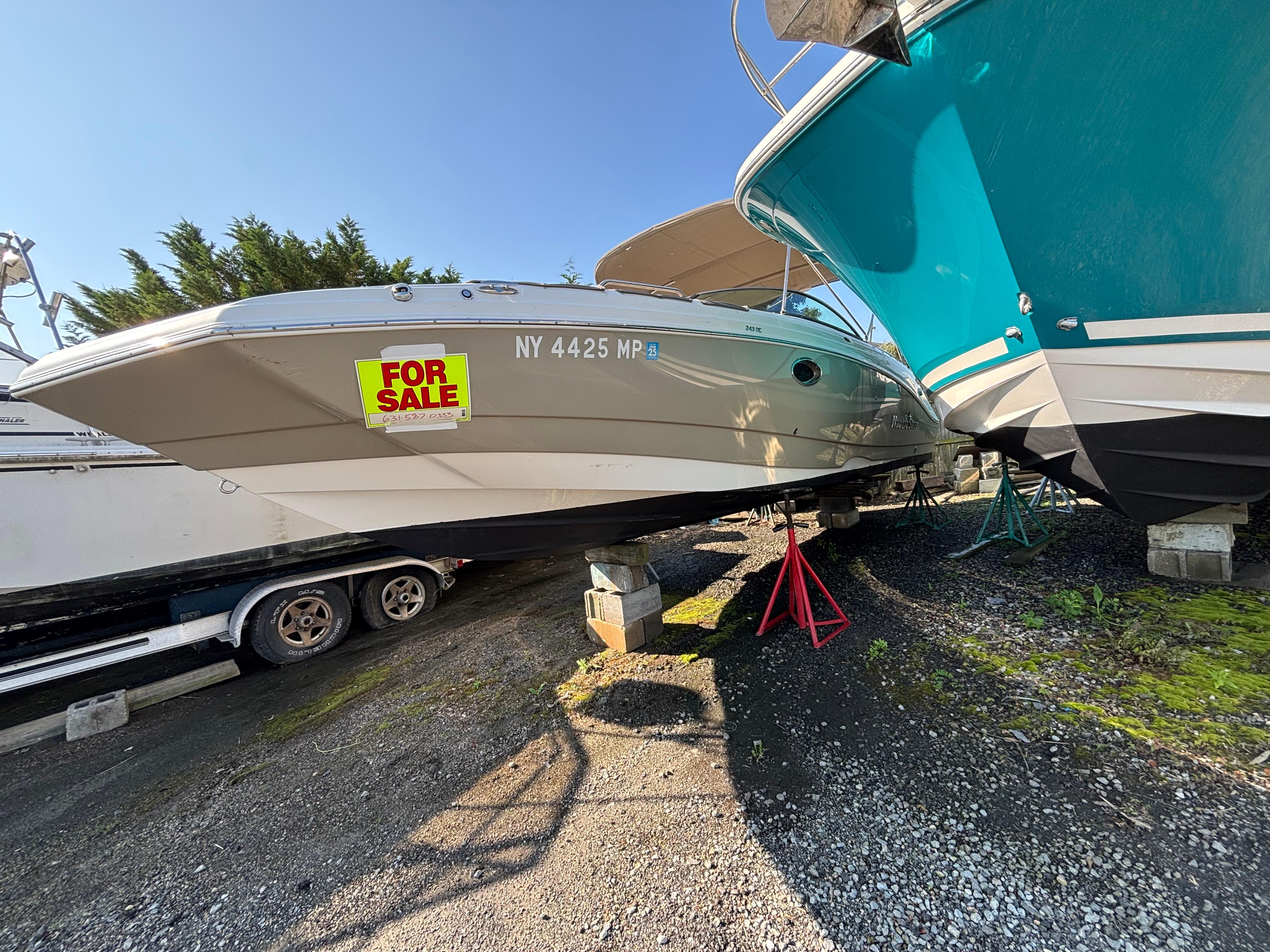 2019 NauticStar 243DC Sport Deck