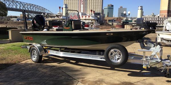 2025 Mako 18 Pro Skiff Backwater Edition