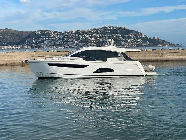 2017 Sealine C530