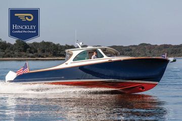 2024 Hinckley 35