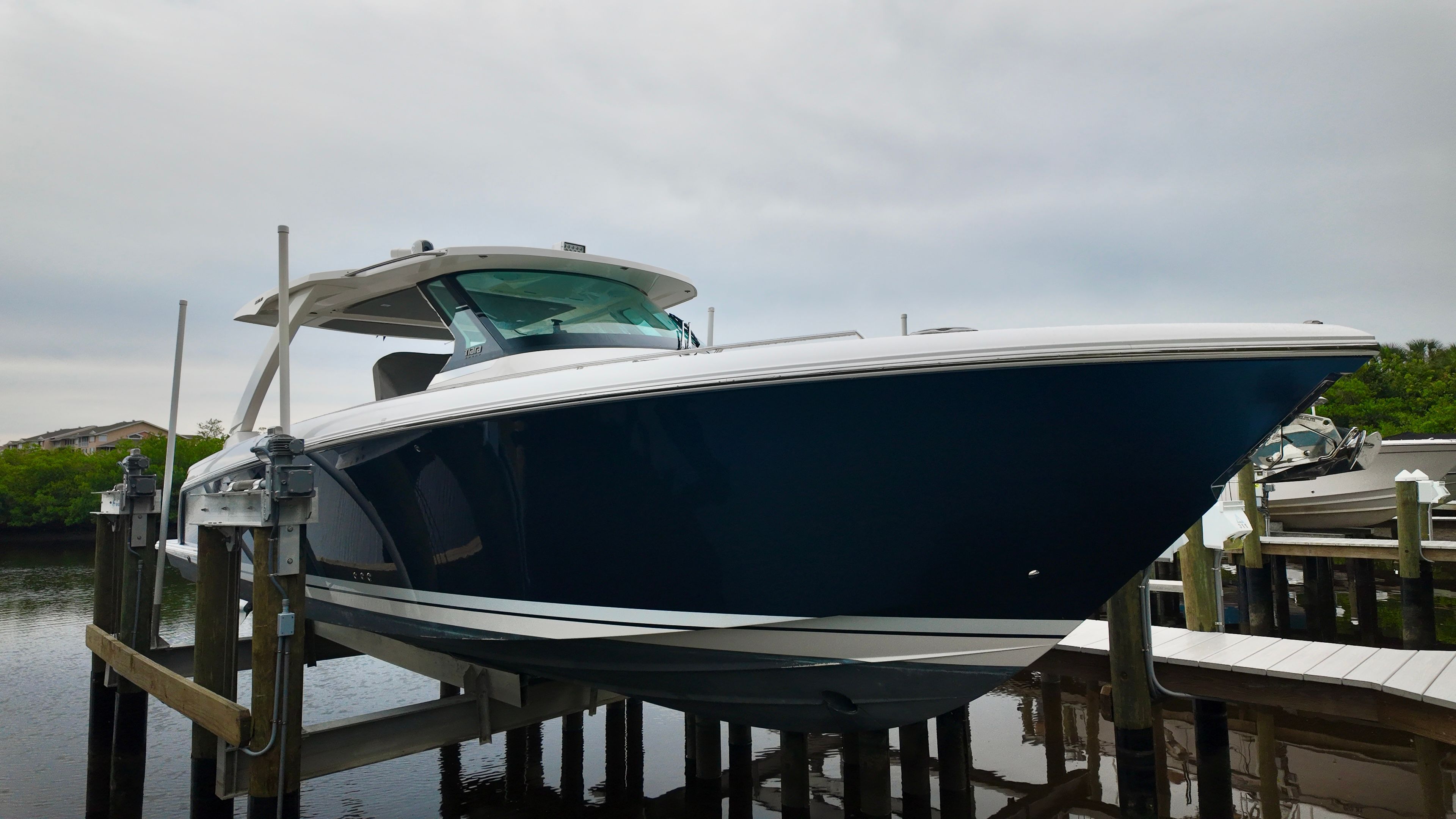 2019 Tiara Yachts 38 LS