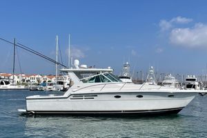 Tiara Yachts 4100 Open 2000 Tiara 41 Open- side profile