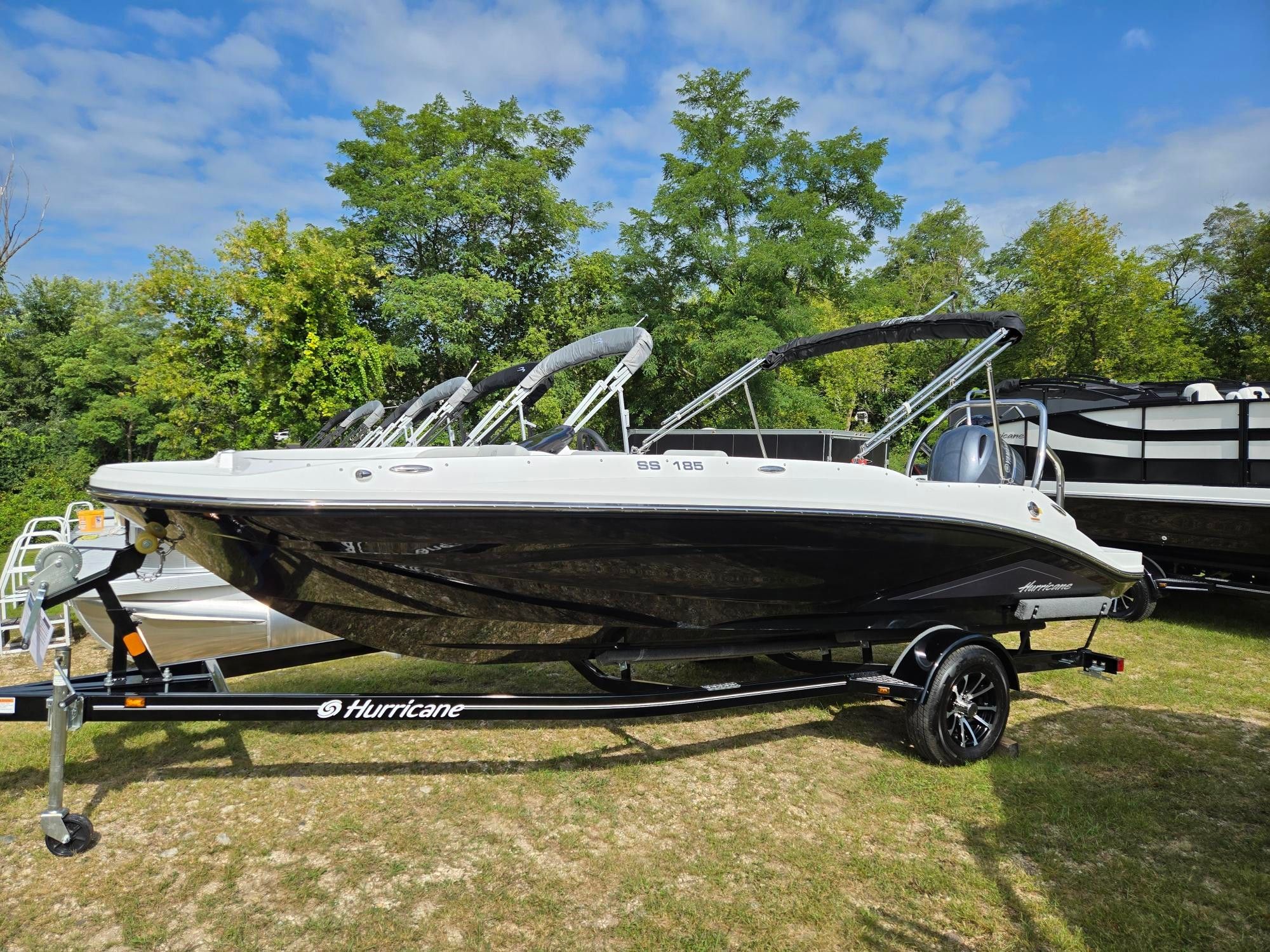 2025 Hurricane SunDeck Sport 185 OB
