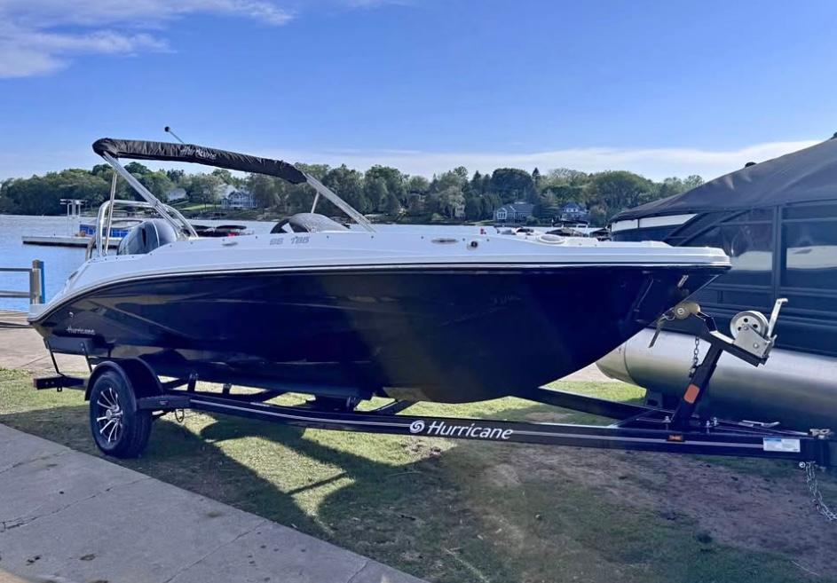 Hurricane SunDeck Sport 185 OB