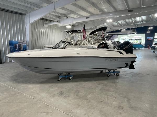 2024 Bayliner VR4